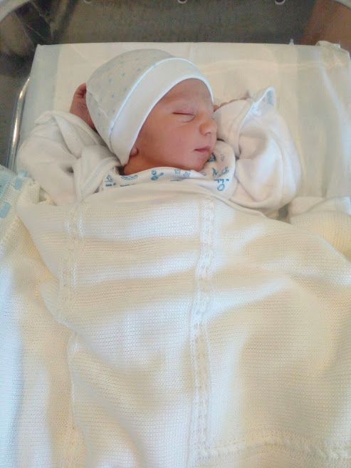 bebé recién nacido tras un parto en la maternidad de O´Donnell